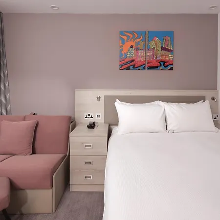 Hotel Hampton By Hilton Centre 3*