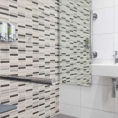 Hampton By Hilton Centre Hotel 3*
