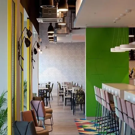Hampton By Hilton Centre Hotel 3*