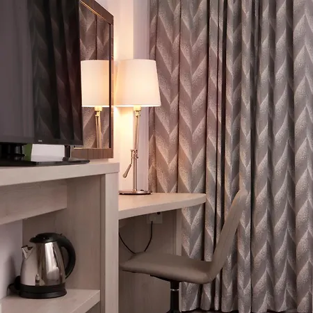 Hampton By Hilton Centre Лидс