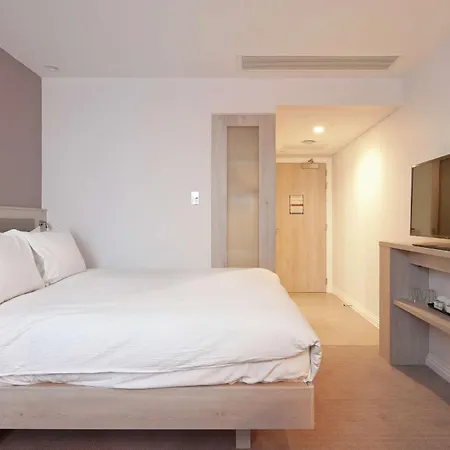 Отель Hampton By Hilton Centre 3*