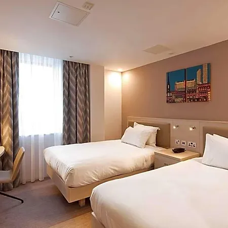 Hampton By Hilton Centre