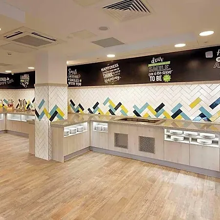 Hotel Hampton By Hilton Centre 3*