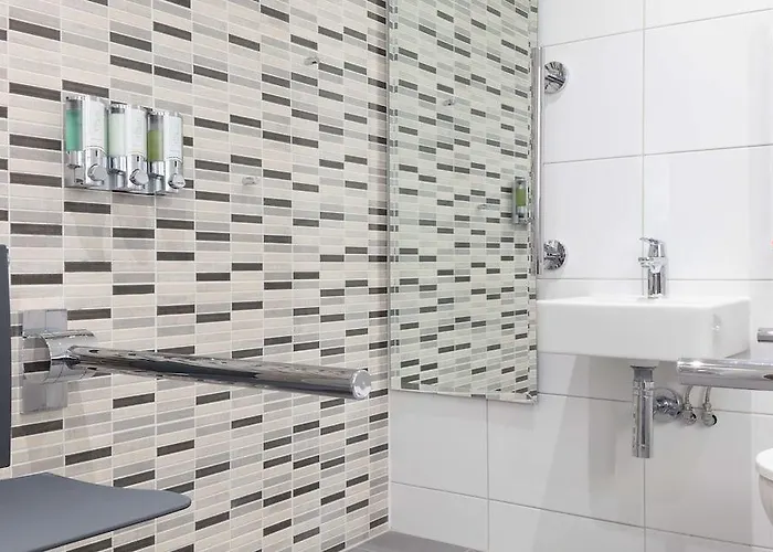 Hampton By Hilton Centre Hotel 3*