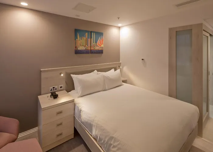 Hotel Hampton By Hilton Centre 3*