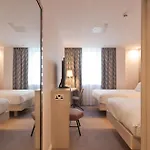 Hampton By Hilton Centre 3* 利兹